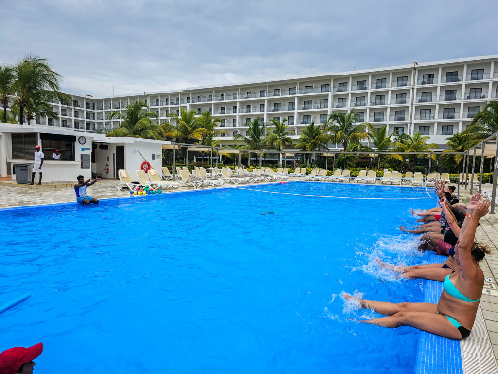 People doing aqua fit in the pool at the riu hotel Sri Lanka