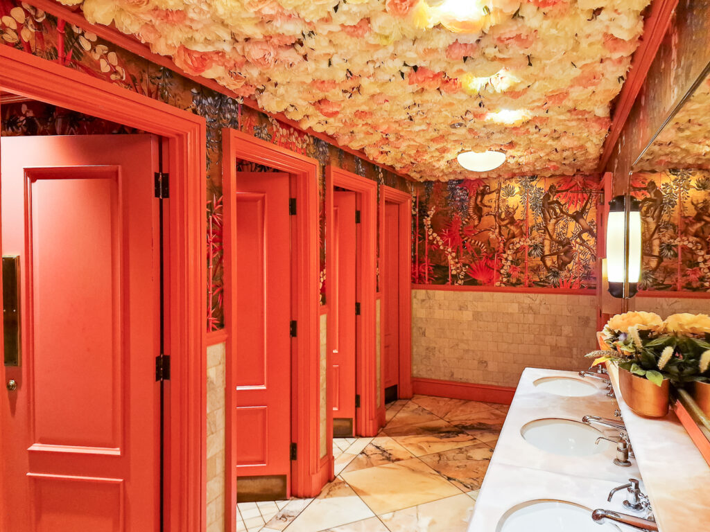 The toilets with flower ceilings in the Ivy Bath